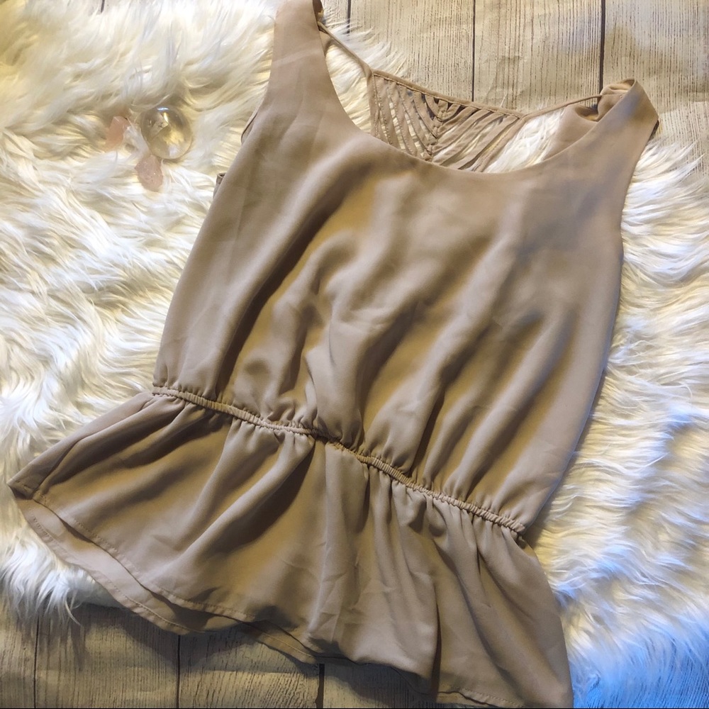 C’est toi pretty short sleeved top medium